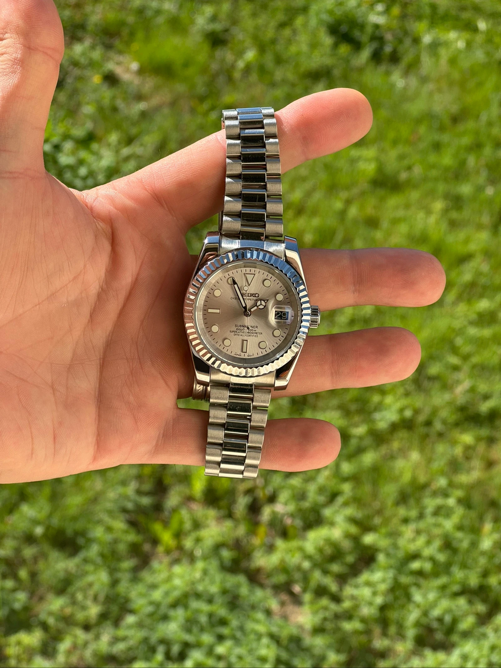 Seiko Mod NH35 Automatique 39 mm – Cadran Argenté – Verre Saphir – Bracelet Président – Neuve